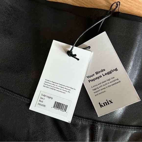 NWT Knix Black The Birds Papaya Sculpt Leggings Small - Picture 3 of 11